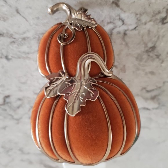 Bath & Body Works, Fall Wallflower Plug, Velvet Stacked Pumpkin Light Up - Picture 1 of 5
